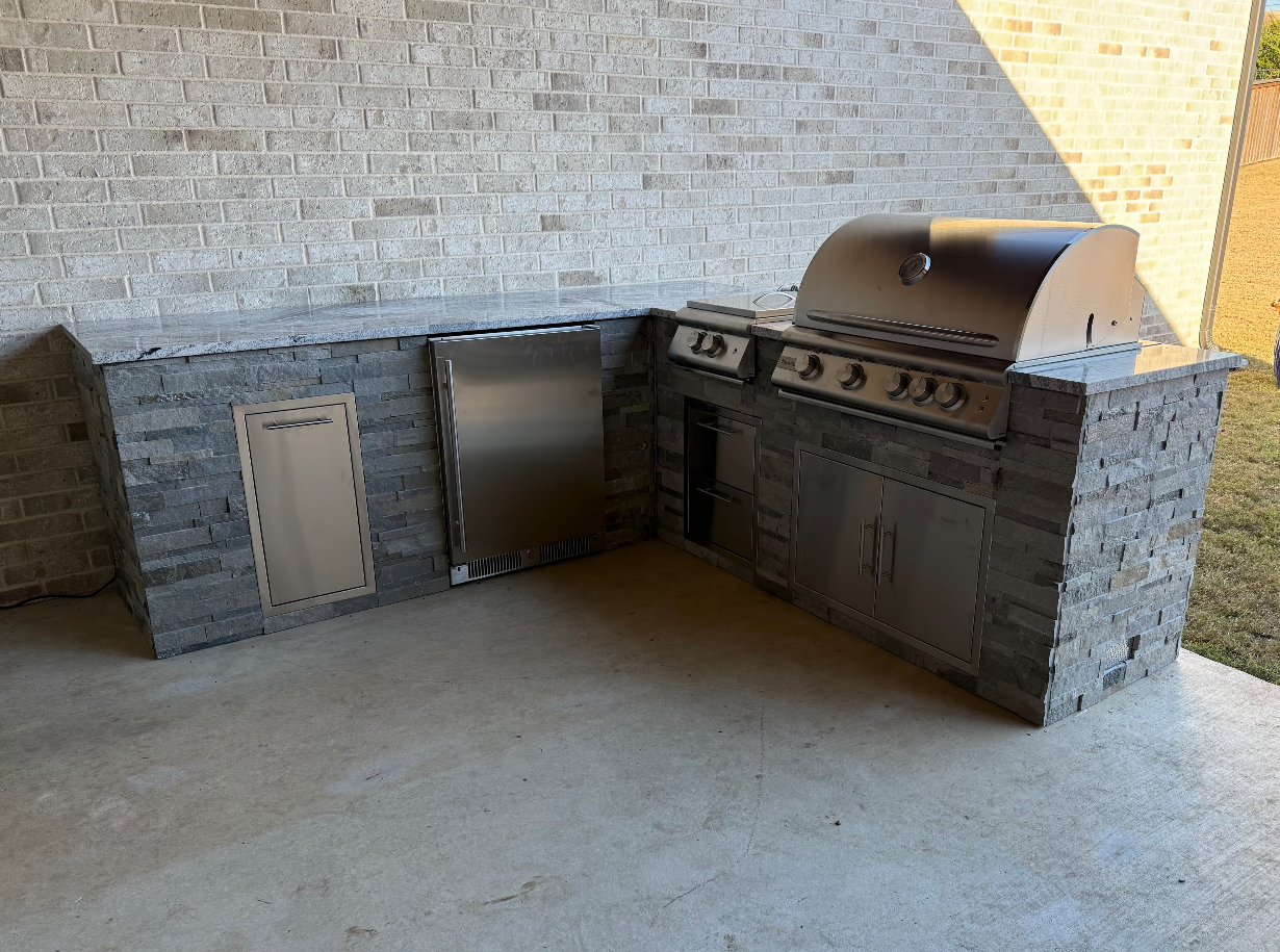 The Walker Family’s L-shaped Outdoor Kitchen in Phoenix, AZ