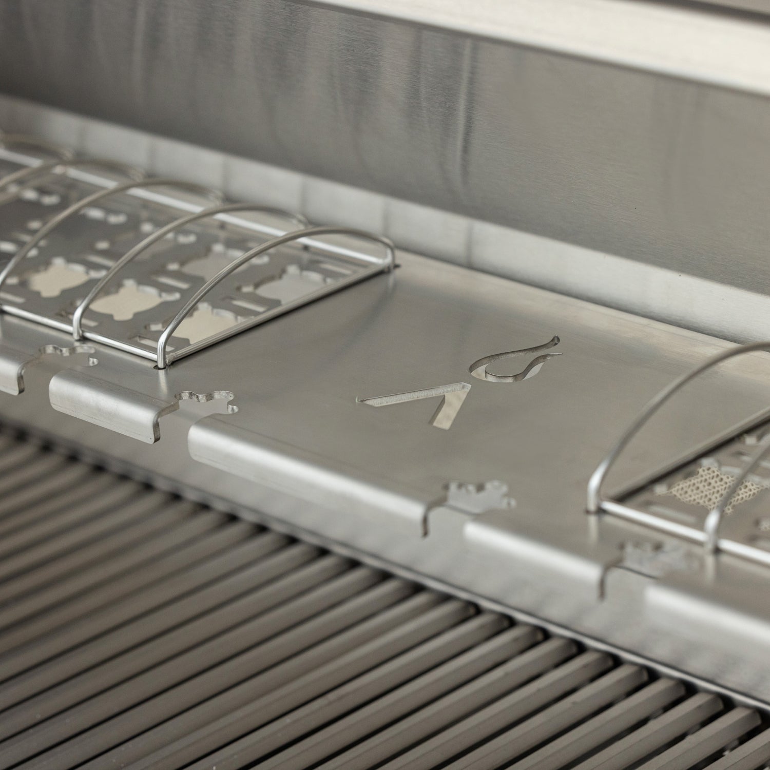 Blaze LTE PRO 40-Inch 5-Burner Freestanding Grill w/Digital Temperature Screen & Rotisserie